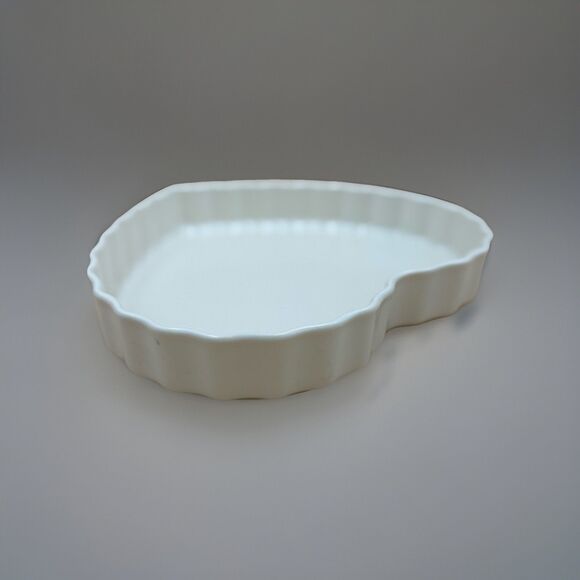 Vintage Pfaltzgraff Heart Shaped Stoneware Baking Dish  White Oven To Table Dish - Picture 4 of 7